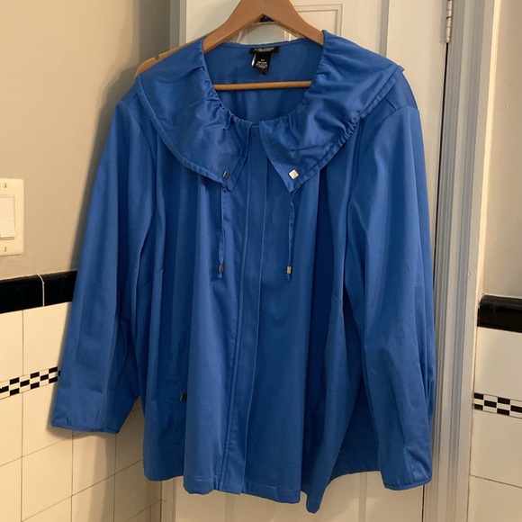 4X Catherines Cotton Jacket with Statement Collar, Front Zip, and Pockets - Picture 3 of 13